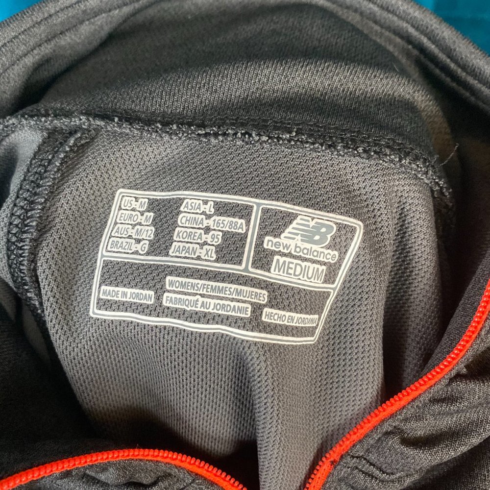 New Balance Lightning Dry 1/4 Zip Pullover Top - Picture 6 of 7